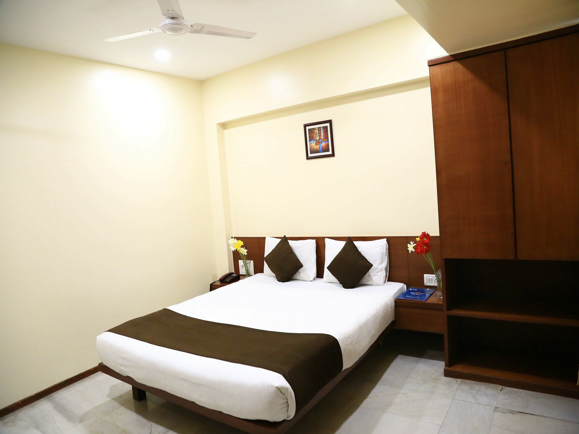 浦那 Oyo 13771 Executive Residency酒店 外观 照片