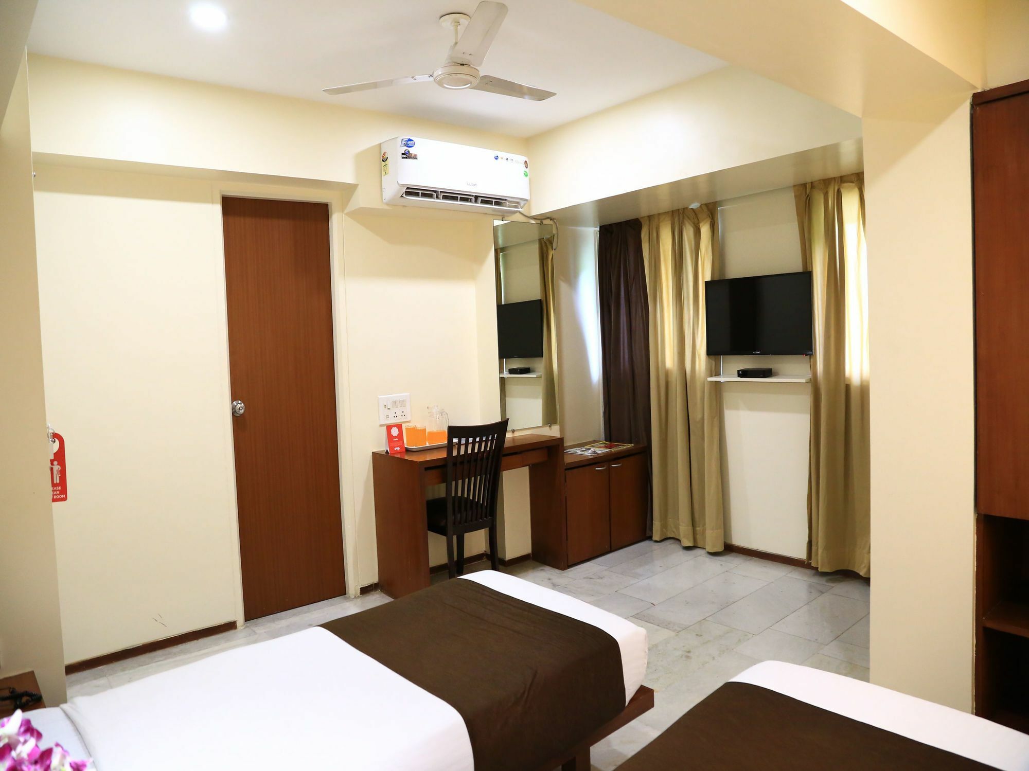 浦那 Oyo 13771 Executive Residency酒店 外观 照片